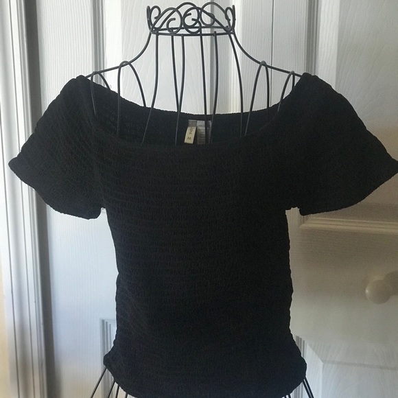 Japna Black Crop Top - Picture 2 of 8